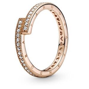 Pandora Rose Sparkling Overlapping Ring